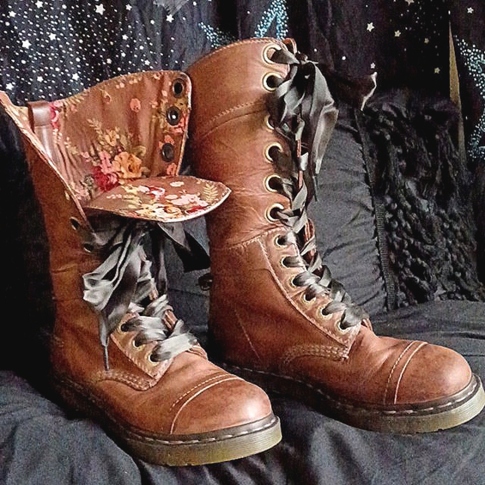 Doc Marten Triumph 7